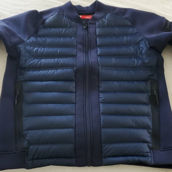 Nike - Picture 5 of 16